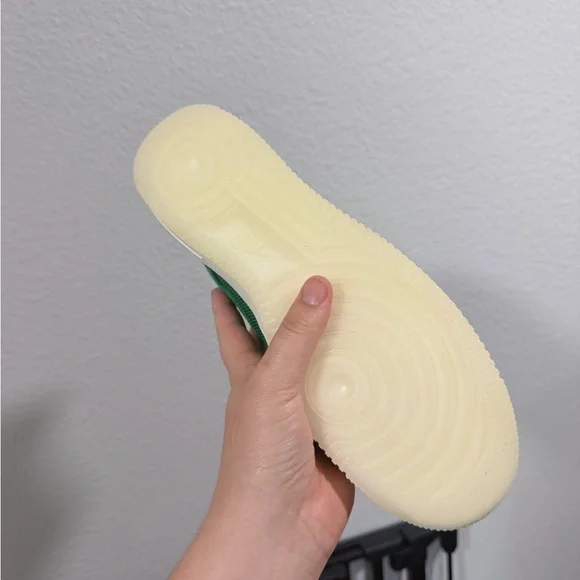 Nike Men’s Air Force 1 Low Green Suede Sneakers - Picture 4 of 9